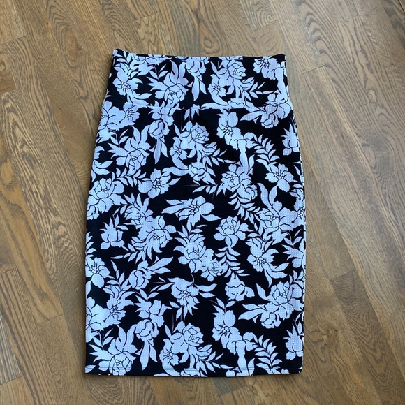 Lularoe Black and White Skirt, Medium - Picture 1 of 4
